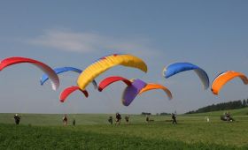 Paragliding jako teambuilding